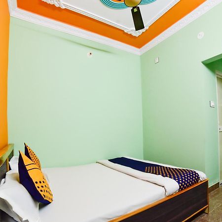 SPOT ON 76526 Devlok Guest House Patna  Eksteriør bilde