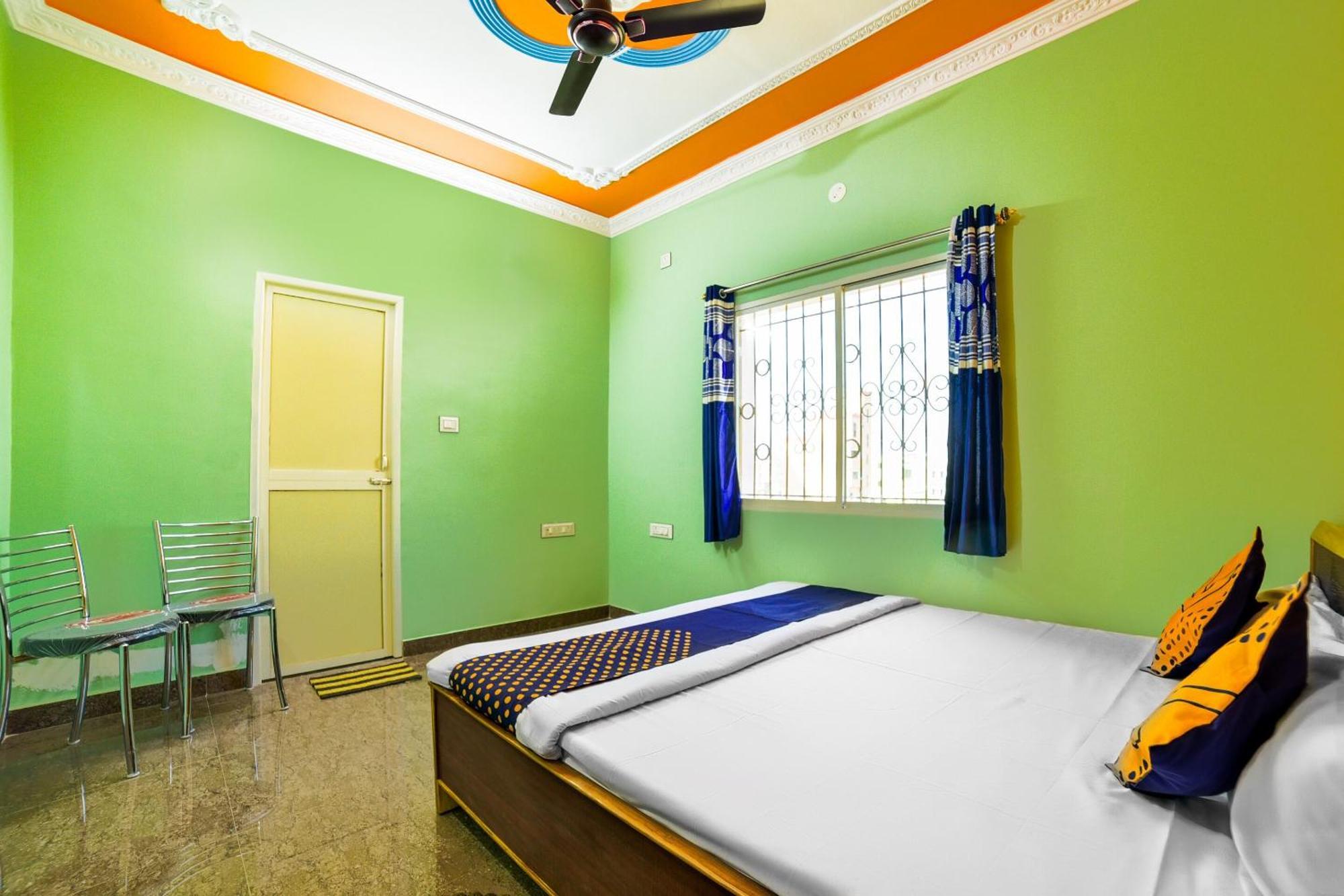 SPOT ON 76526 Devlok Guest House Patna  Eksteriør bilde