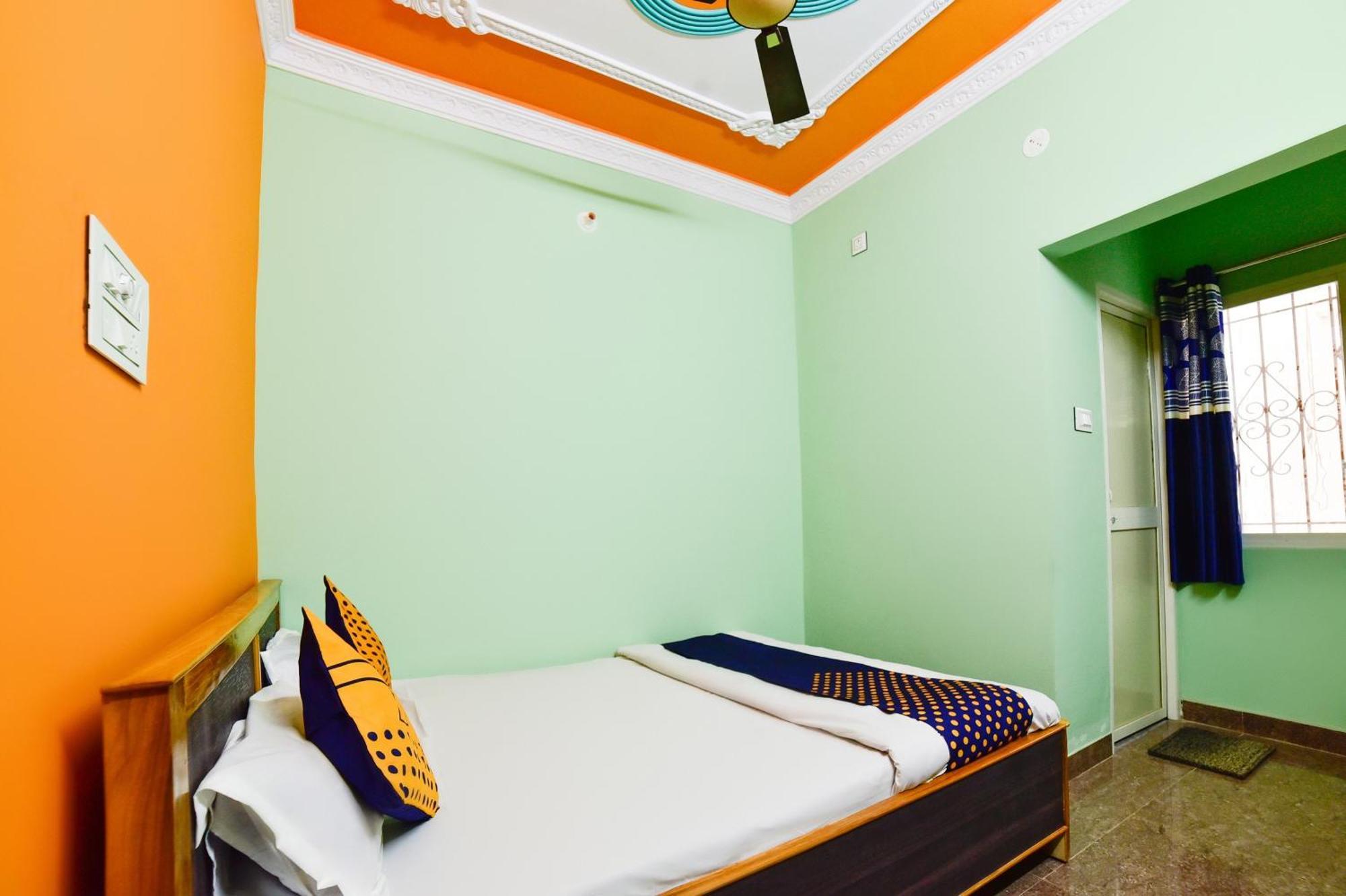 SPOT ON 76526 Devlok Guest House Patna  Eksteriør bilde